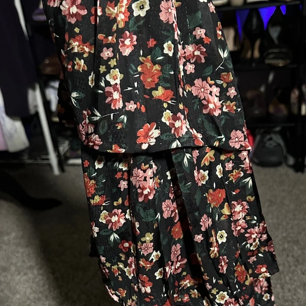 Pnk Lily Floral Black Skirt size small